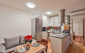 Romantic Apartment Prague Near Charles Bridge